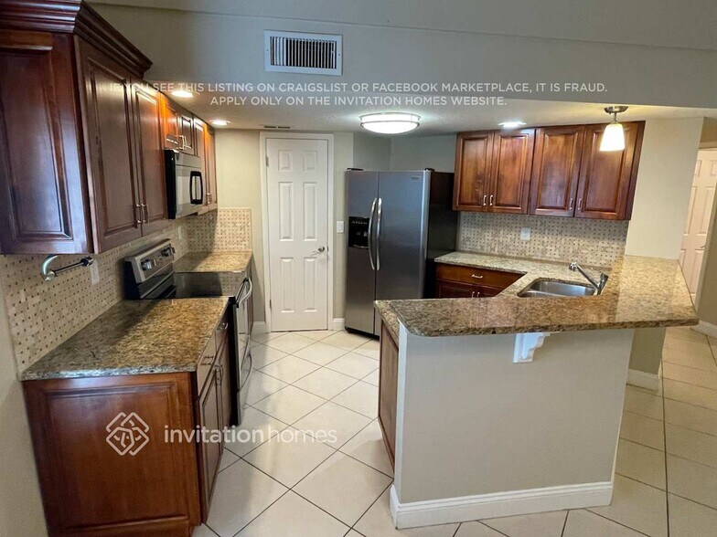 Building Photo - 462 E Springtree Way