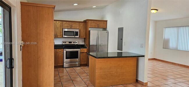 Building Photo - 14765 Kendale Lakes Blvd