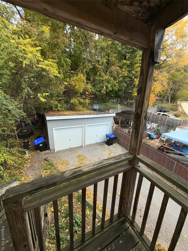 Building Photo - 54 Gifford Ave