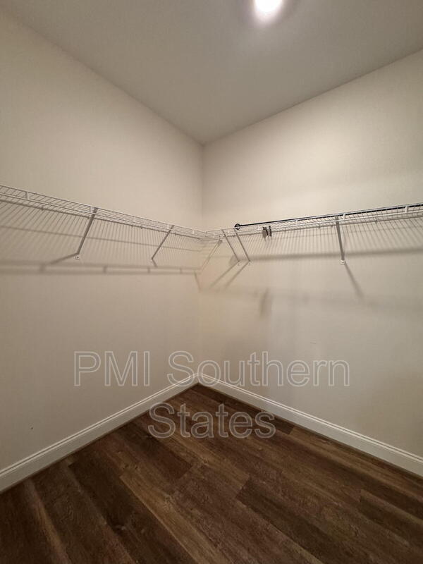 Building Photo - 2 Solis Ct