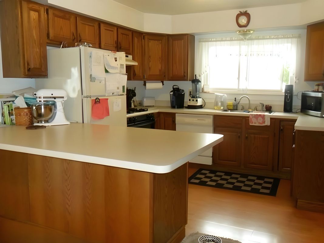 Building Photo - 10352 Gulley Ave