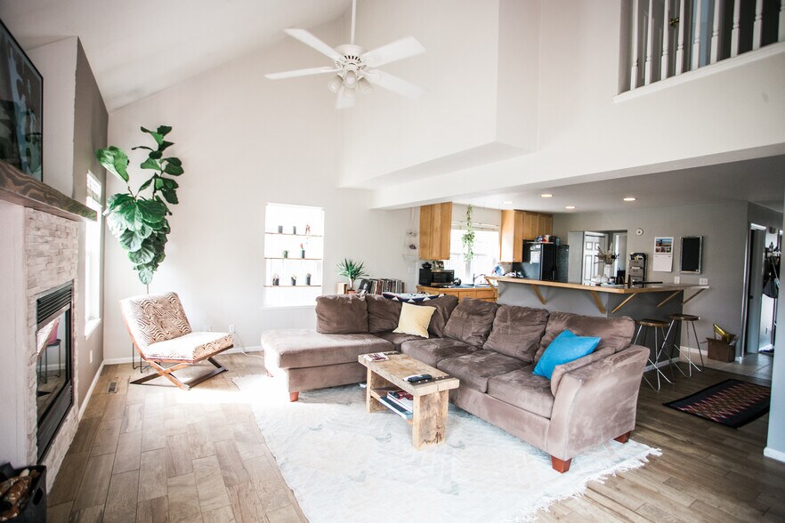 Building Photo - 2908 Des Moines Dr