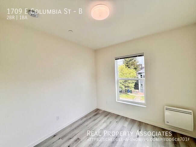 Building Photo - 1709 E Columbia St