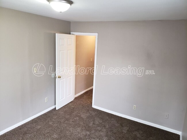 Building Photo - Spacious 4 Bedroom Home in Vermilion Near ...