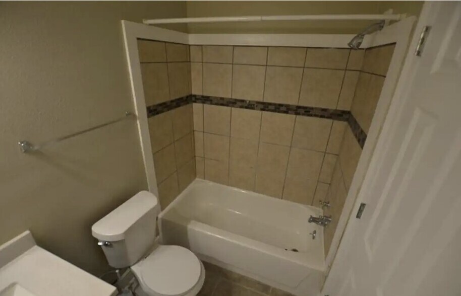 Bathroom - 1017 Seville Ave