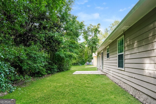 Building Photo - 6670 South Ave