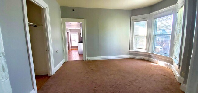 Building Photo - 411 N State St