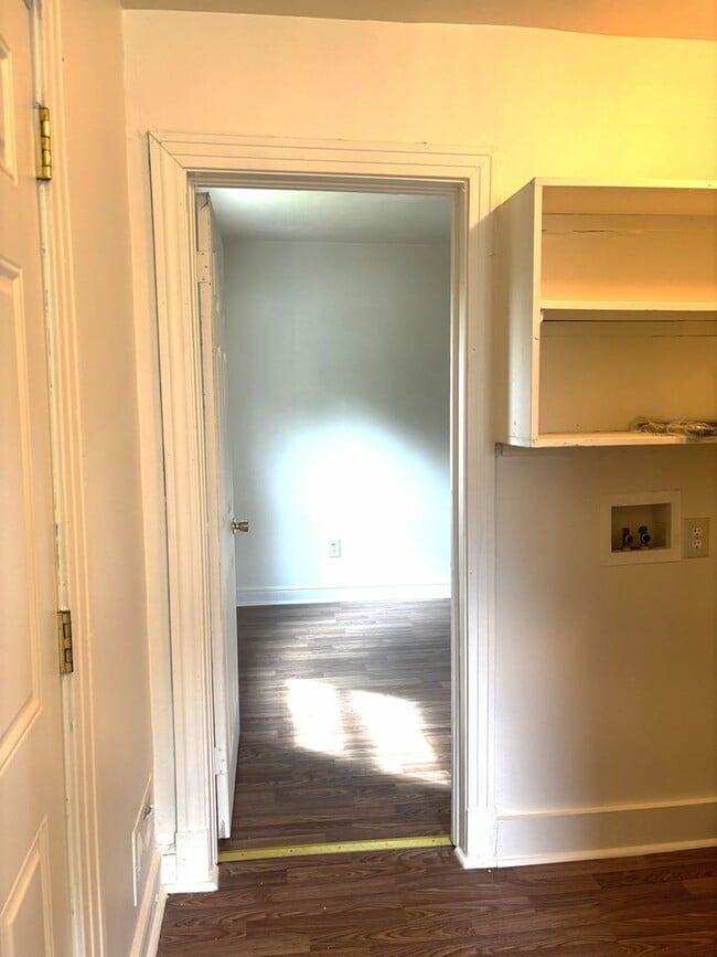 Building Photo - 3 Bedroom / North Avenue, 23222