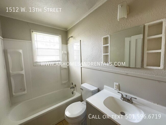 Building Photo - 1512 W 13th St