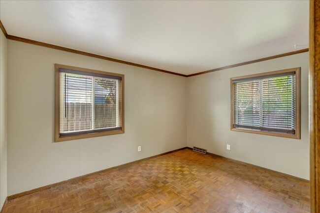 Building Photo - 1806 Golden Oak Ln