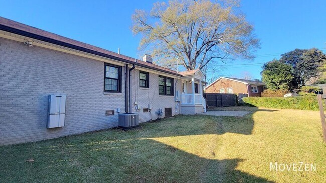 Building Photo - 1200 Dresden Dr W