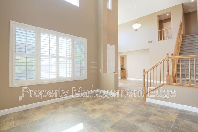 Building Photo - 34175 San Sebastian Ave