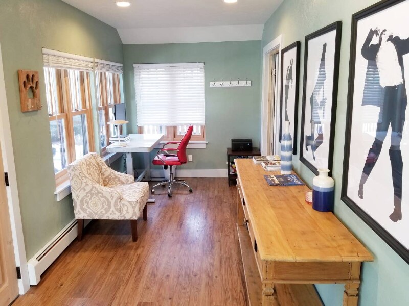 Building Photo - 2542 Pine St