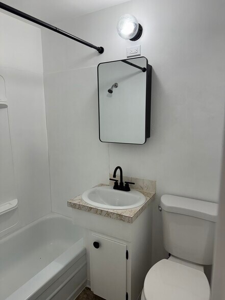 Building Photo - 516 8th St S