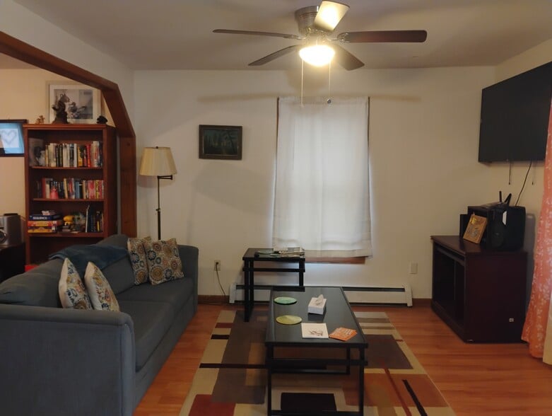 Building Photo - 39 Columbia St