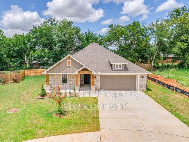 Building Photo - 1007 Magnolia Dr