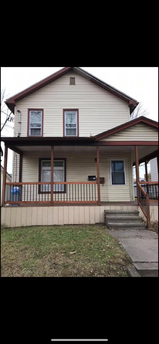 Primary Photo - 44 Seminary Ave