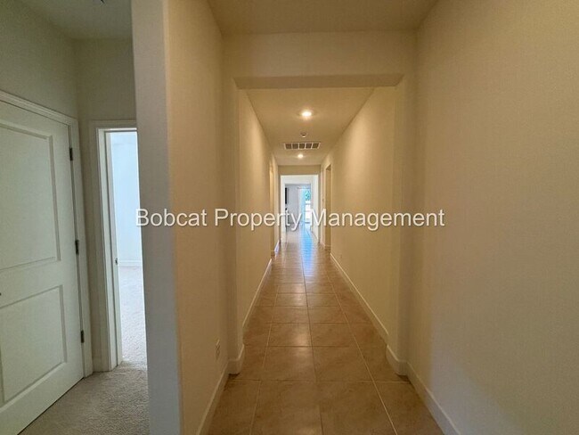 Building Photo - 1120 Dapple Dr