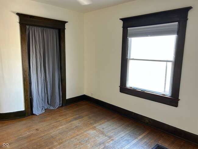 Building Photo - 963 Woodruff Pl W Dr