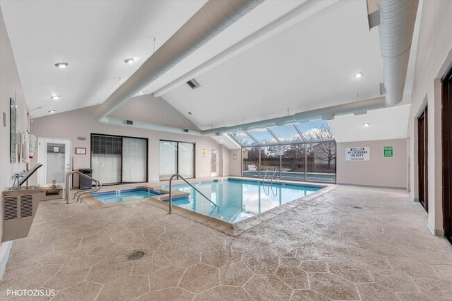 Building Photo - 1955 N Hicks Rd