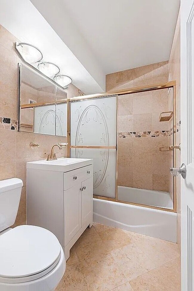 Building Photo - Spacious 1 Bedroom 1 Bathroom