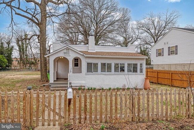 Building Photo - 5123 Crittenden St