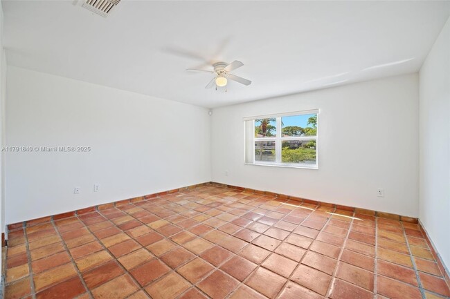 Building Photo - 14531 Hampton Pl