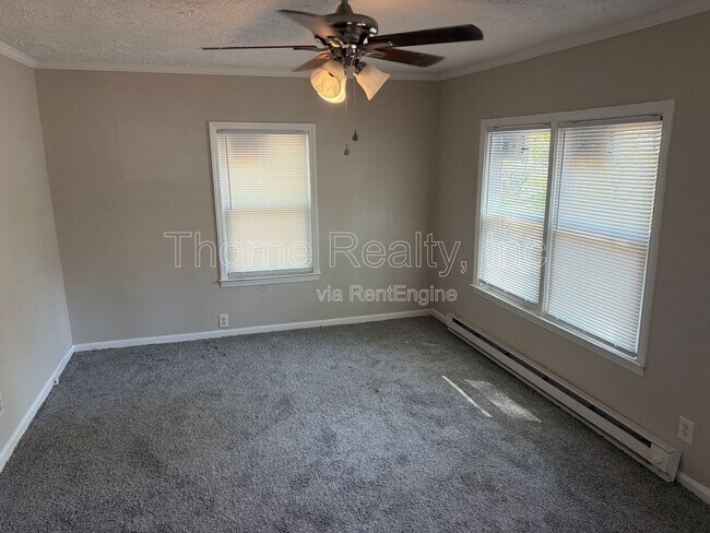 Building Photo - 702 E Phillips St