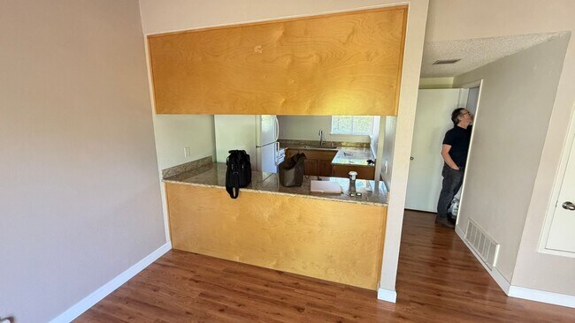 Building Photo - Clayton Townhouse 2 bedrooms 2 bathrooms 2 car garage