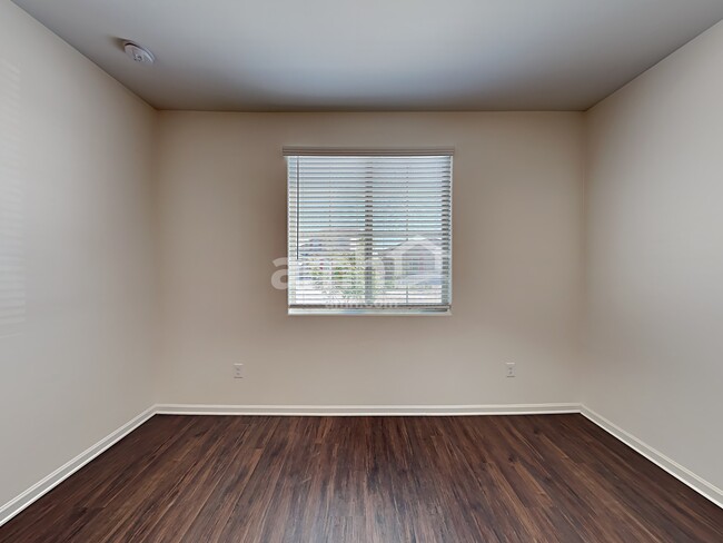 Building Photo - 6872 Corte Casa Elegante
