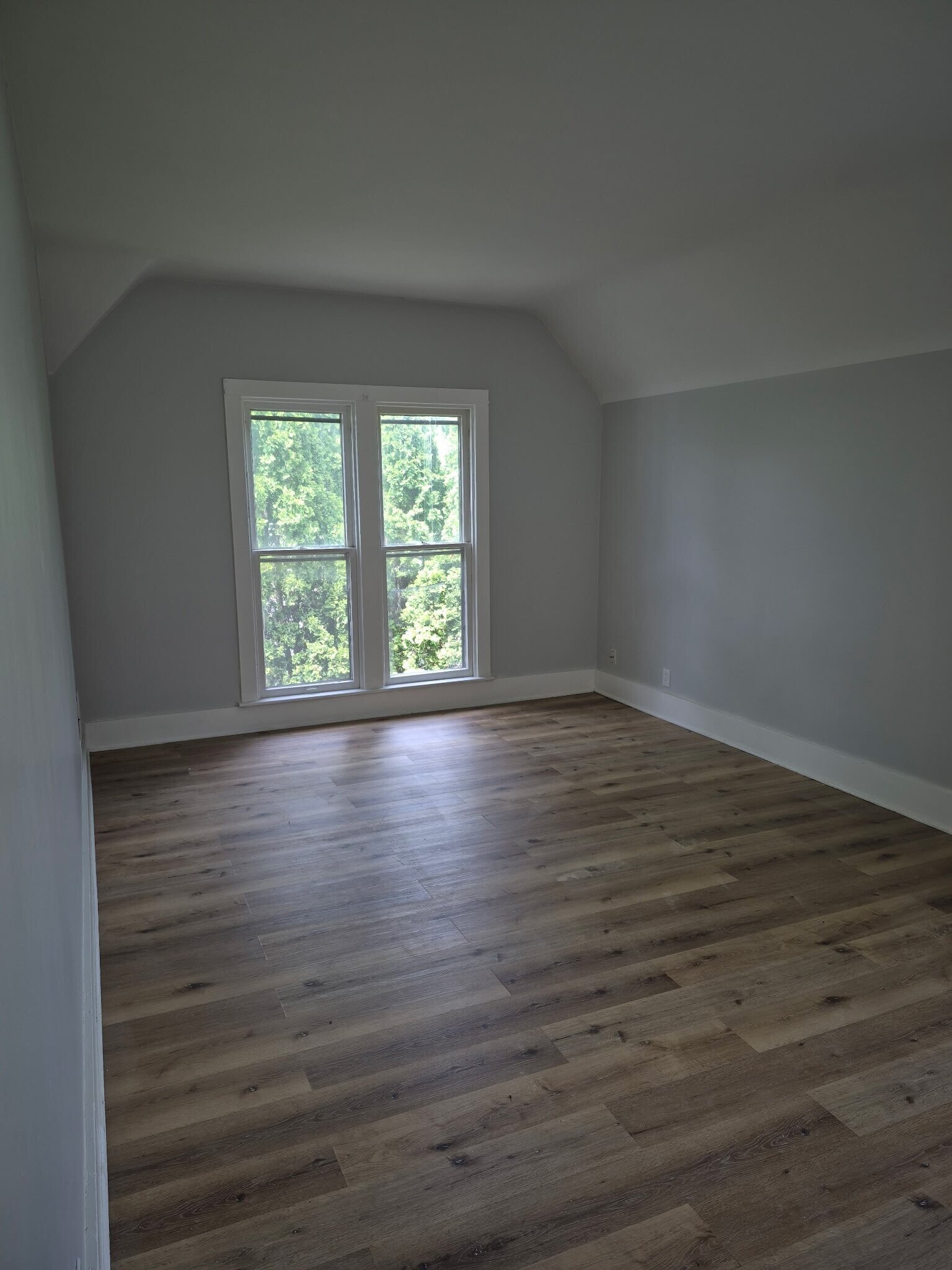 Building Photo - 403 Hopley Ave