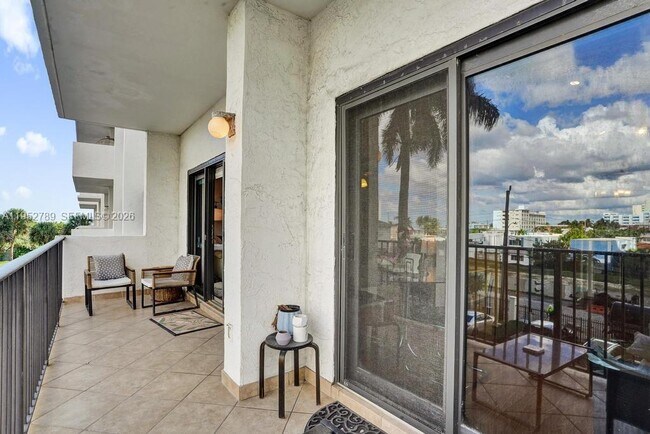 Building Photo - 1201 S Ocean Dr