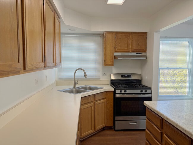 Building Photo - 241 E Palatine Rd