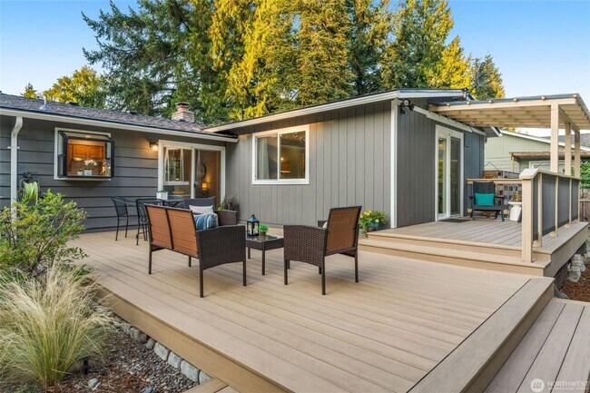 Building Photo - Classic Mid-Century Rambler with Modern Co...
