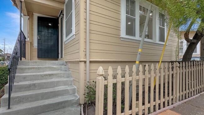 Building Photo - 4118-4120Penniman