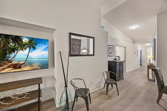 Building Photo - 640 Luisa Ln