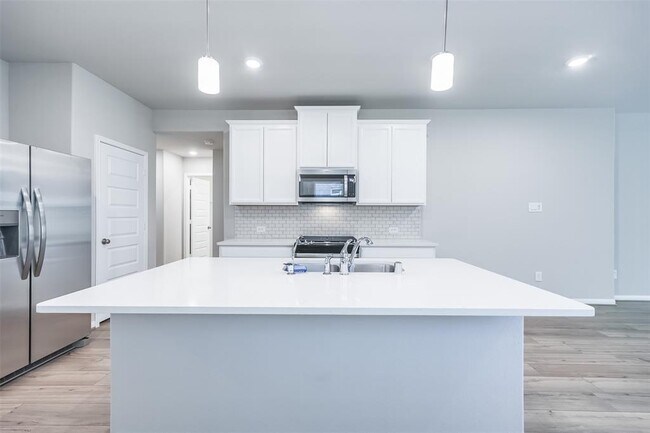 Building Photo - 17586 Rosette Grass Dr