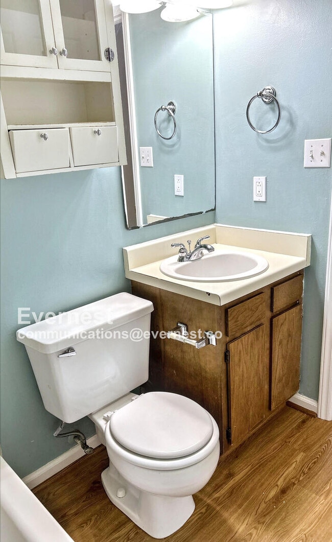 Building Photo - 1524 Township Cir