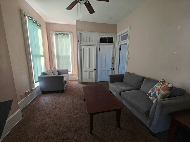 Building Photo - 28 W Franklin St