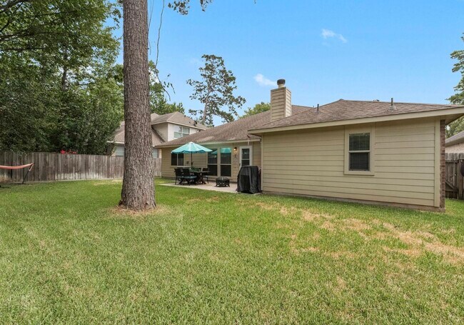 Building Photo - 12822 Lakeshore Dr