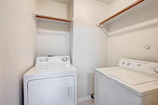 Building Photo - 7910 Raven Creek Ln