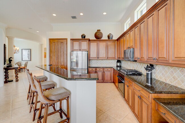 Building Photo - 119 Esperanza Way