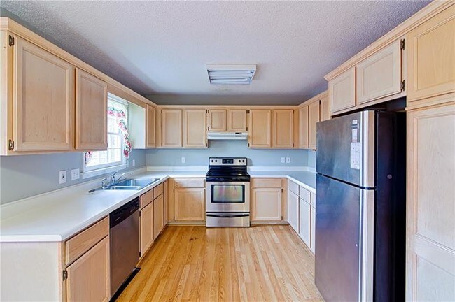 Building Photo - 3503 Pine Grove Dr