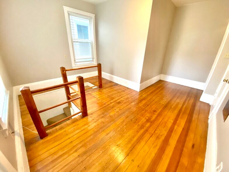 Building Photo - 32 Fairmont Ave