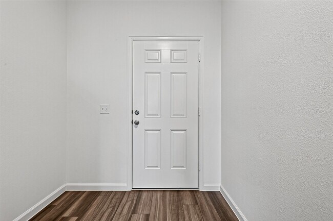 Building Photo - 8323 Vacek Xing Wy