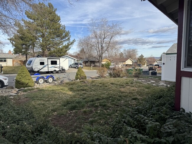 Building Photo - 1855 King Edward Dr