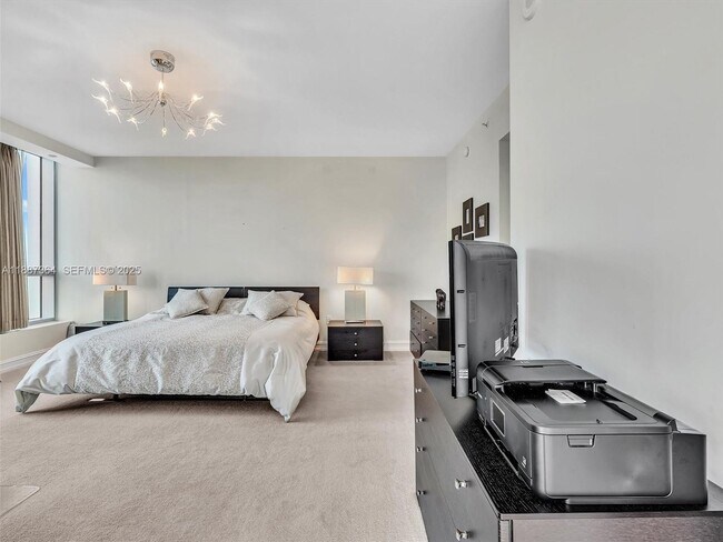 Building Photo - 3535 S Ocean Dr