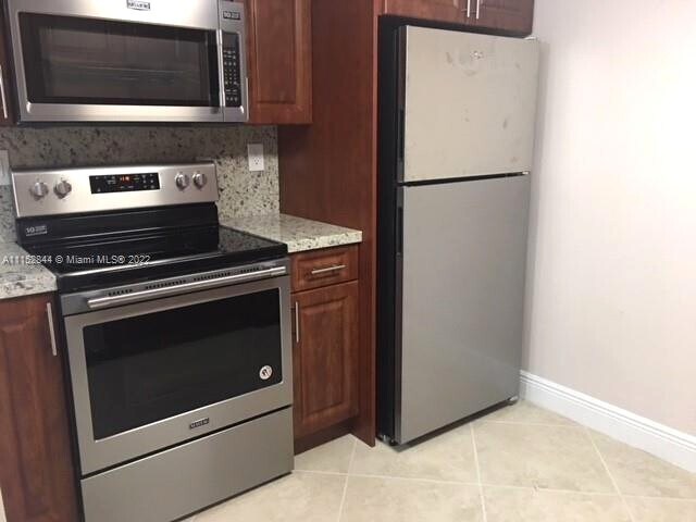 Building Photo - 10738 N Kendall Dr