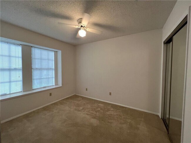 Building Photo - 11901 Swearingen Dr