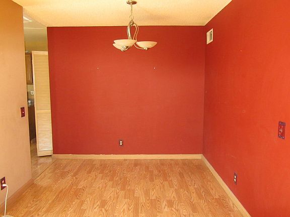 Building Photo - 3580 Birchwood Terrace